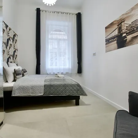 Premium By Hi5- Near New York Cafe 부다페스트