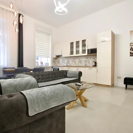 Premium By Hi5- Near New York Cafe 아파트