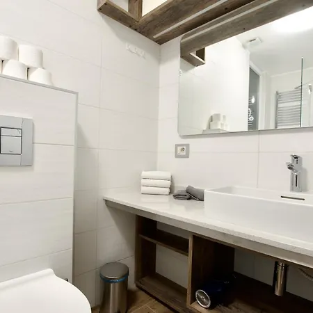 Apartment Premium By Hi5- Near New York Cafe *